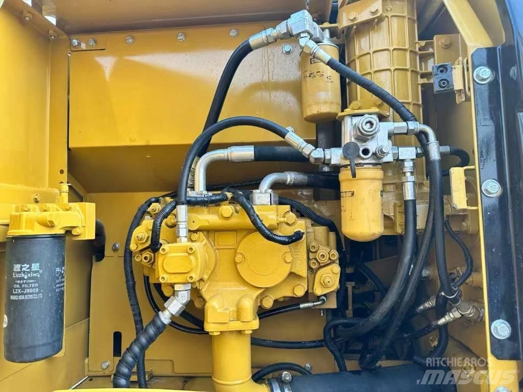 CAT 320 D Excavatoare pe șenile

