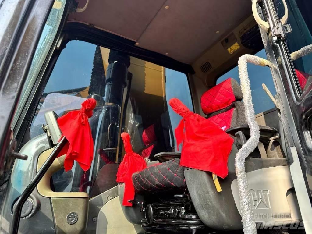 CAT 320 D Excavatoare pe șenile
