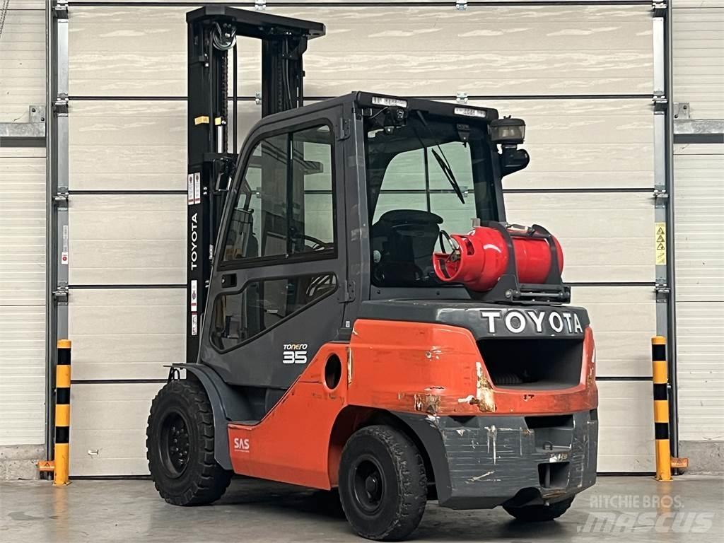 Toyota 8FGJF35 Stivuitor GPL