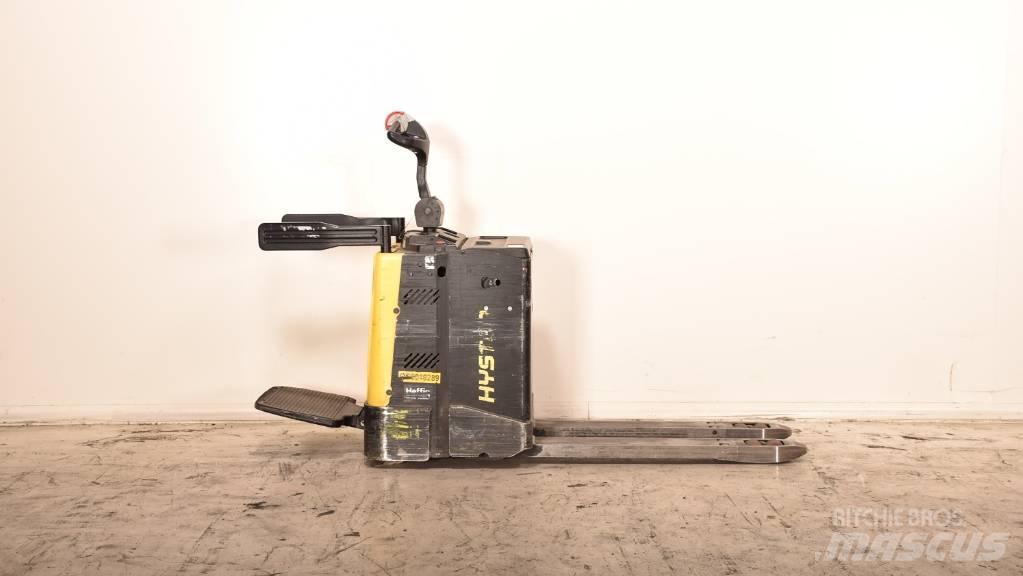 Hyster P 2.0 S Transpaleta cu platforma