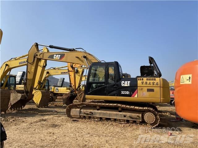 CAT 323D Excavatoare pe șenile
