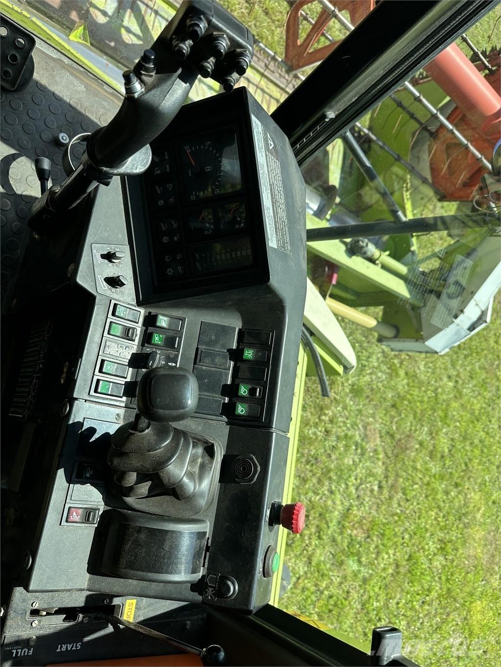 CLAAS Mega 208 Combine de secerat