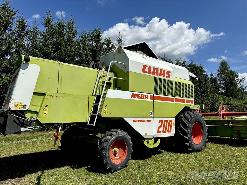 CLAAS Mega 208 Combine de secerat