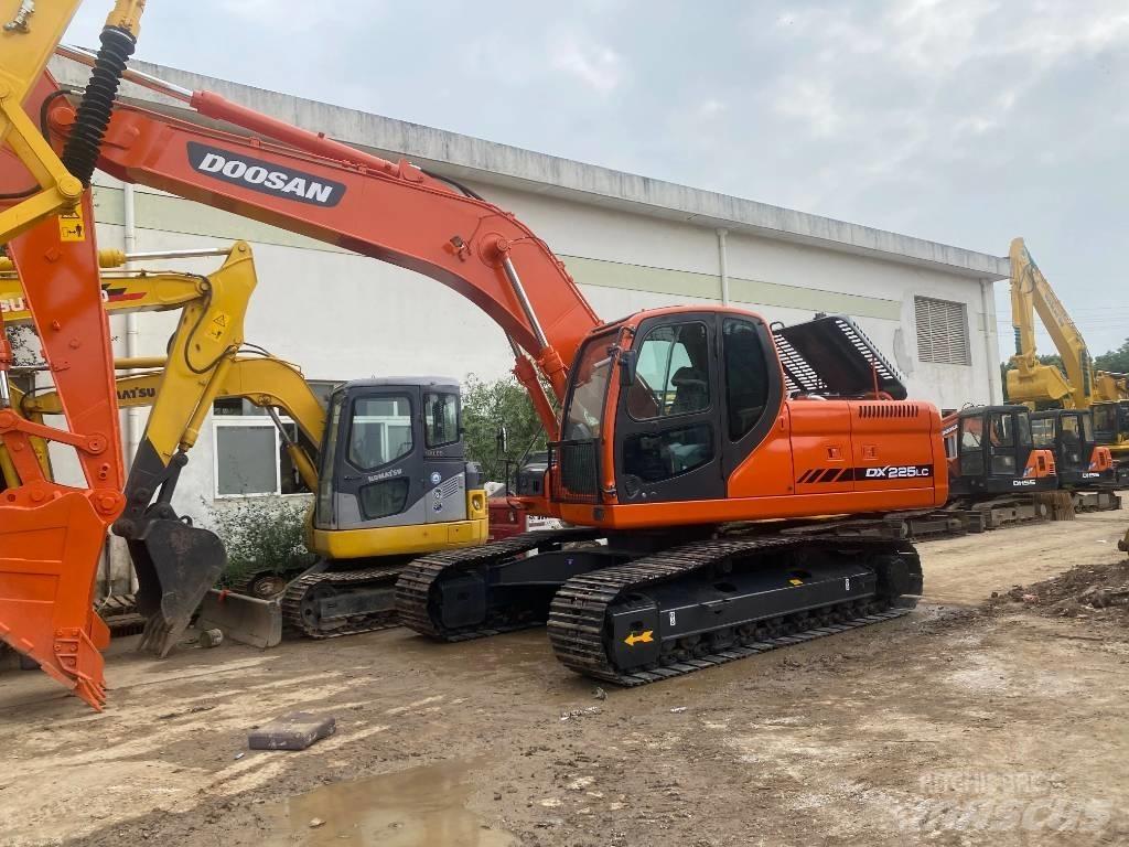 Doosan DX225LC Excavatoare pe șenile
