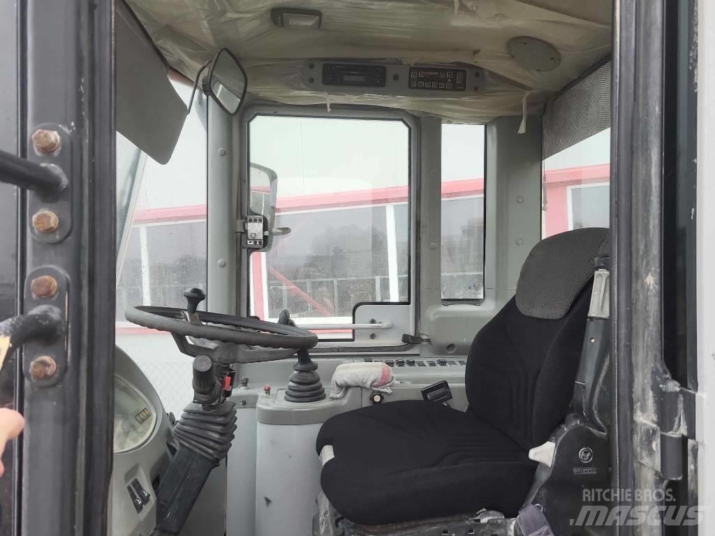 Hyundai HL 740-7 A Incarcator pe pneuri