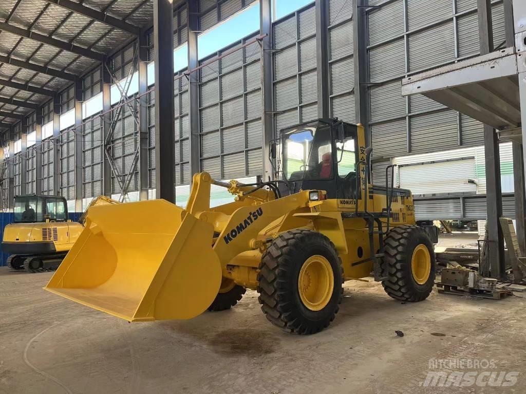 Komatsu WA 320-3 Incarcator pe pneuri