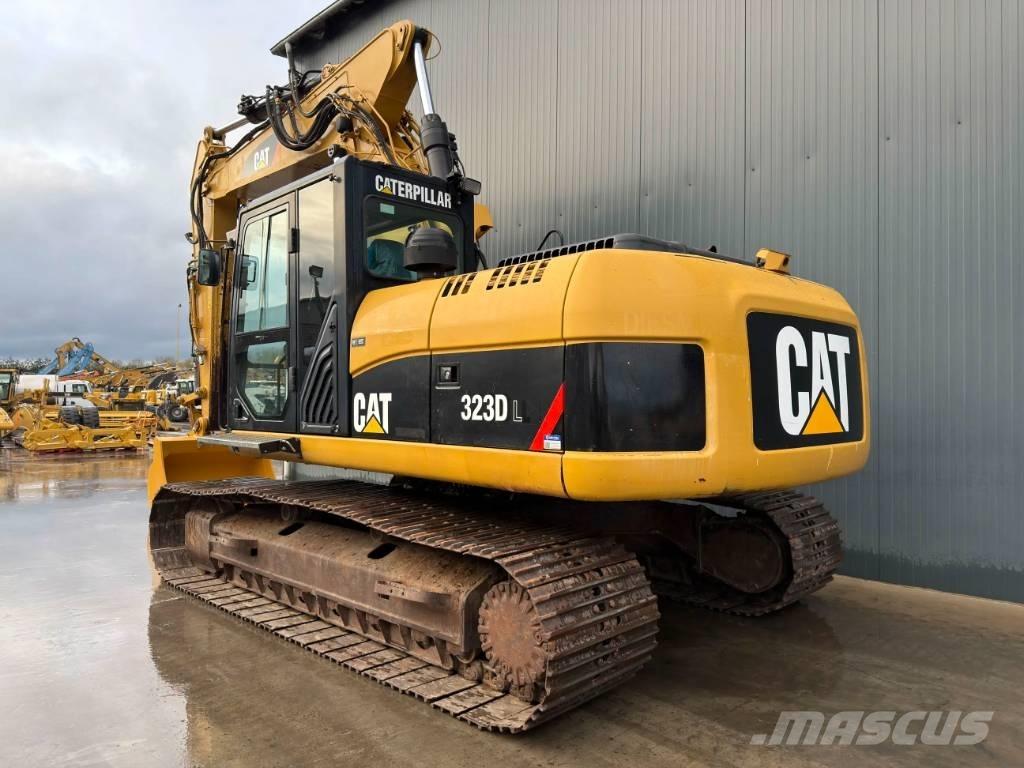 CAT 323D L Excavatoare pe șenile
