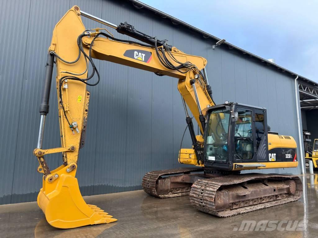 CAT 323D L Excavatoare pe șenile
