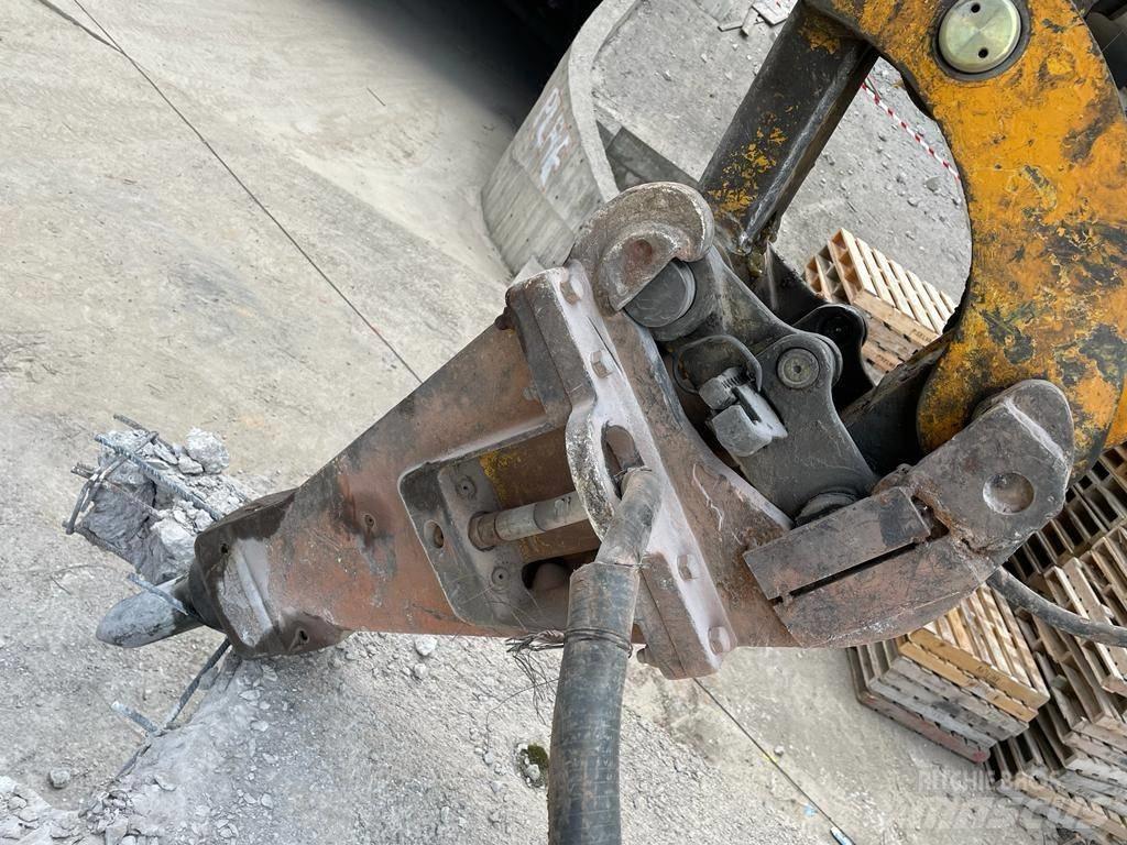 Brokk 330 Diesel Excavatoare de demolare