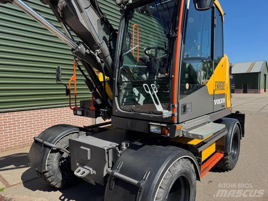 Volvo EWR 130 E Incarcator pe pneuri