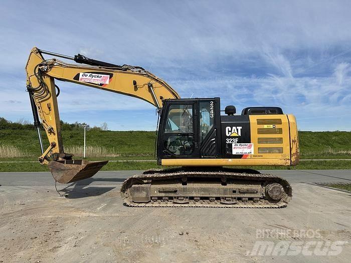 CAT 323FL Excavatoare pe șenile
