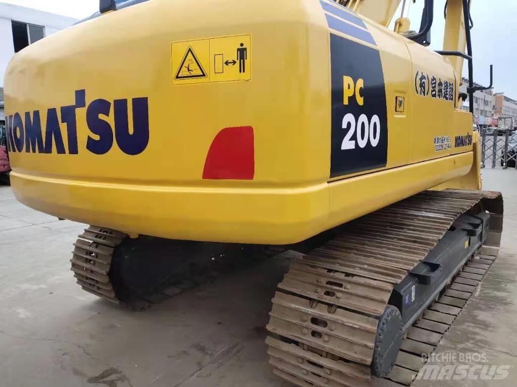Komatsu PC 200 Excavatoare pe șenile
