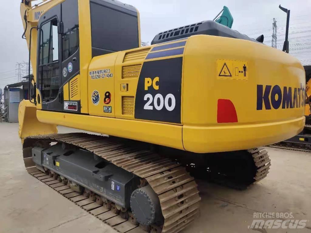 Komatsu PC 200 Excavatoare pe șenile
