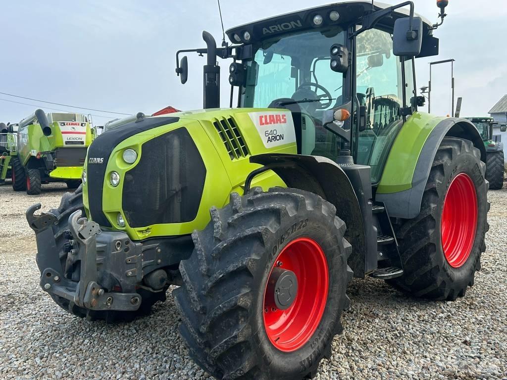 CLAAS Arion 640 Tractoare