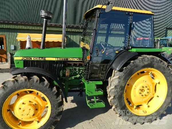 John Deere 2250 Tractoare