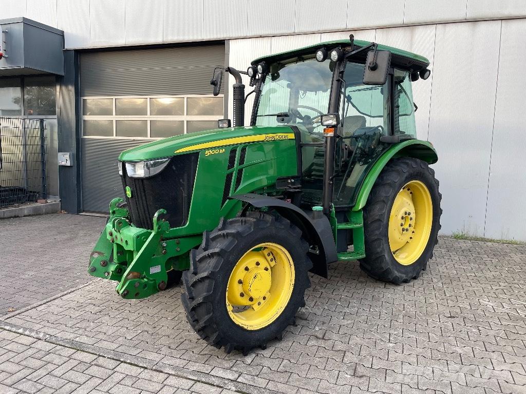 John Deere 5100 M Tractoare