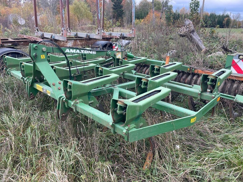 Amazone Cenius 4002 pluguri pentru dalta