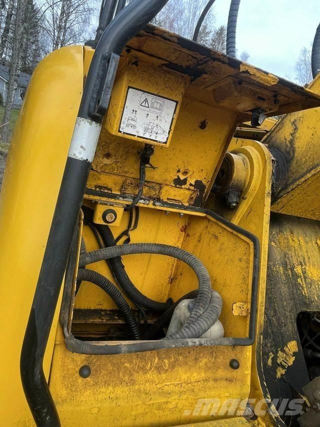 JCB JS 200 LC Excavatoare pe șenile
