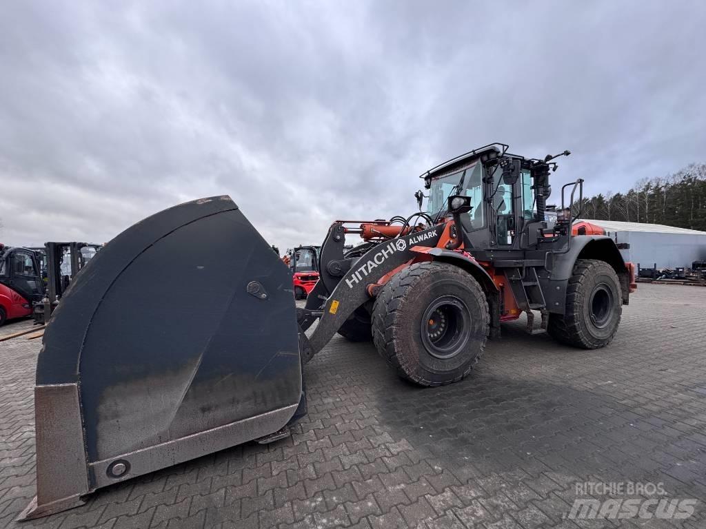 Hitachi ZW 220-7 Incarcator pe pneuri