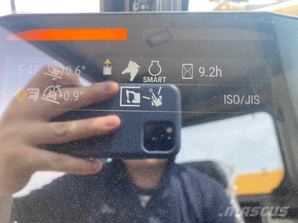 CAT 352 UHD Excavatoare pe șenile
