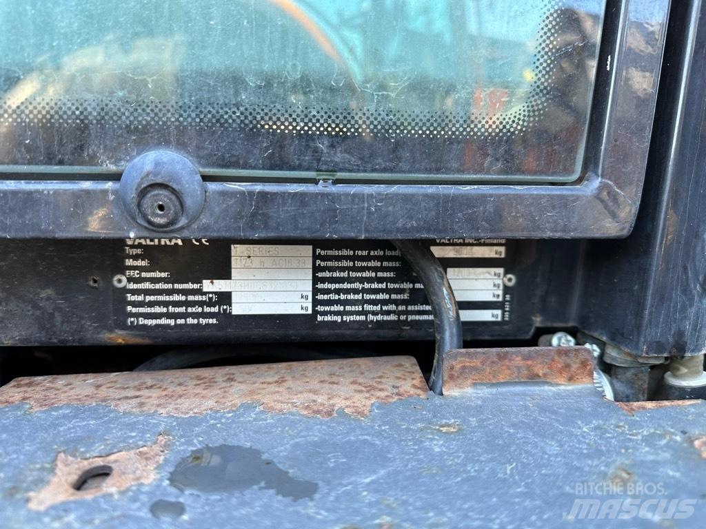 Valtra T 173 Tractoare