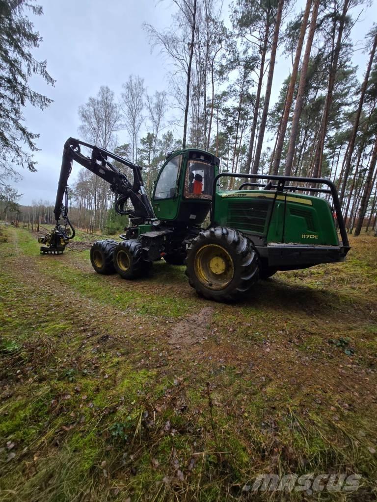 John Deere 1170 E Combine forestiere
