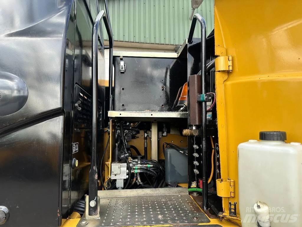 CAT M313D Excavatoare cu roti