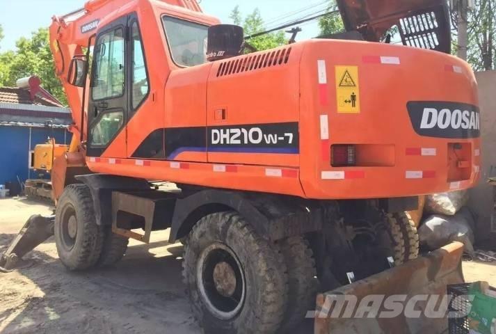 Doosan DH210W Excavatoare cu roti