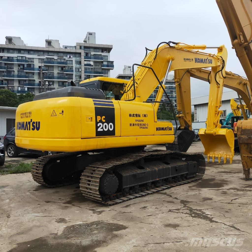 Komatsu PC200-7 Excavatoare pe șenile
