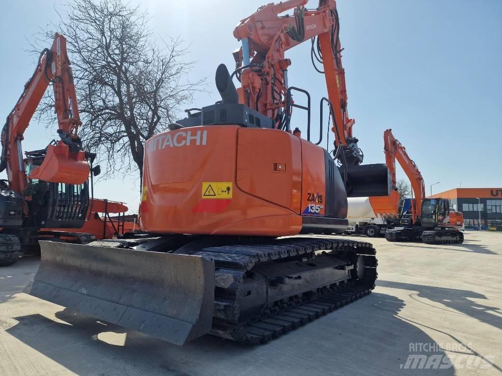 Hitachi ZX135-6 Excavatoare pe șenile
