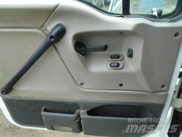 Sterling L 9500 Autotractoare