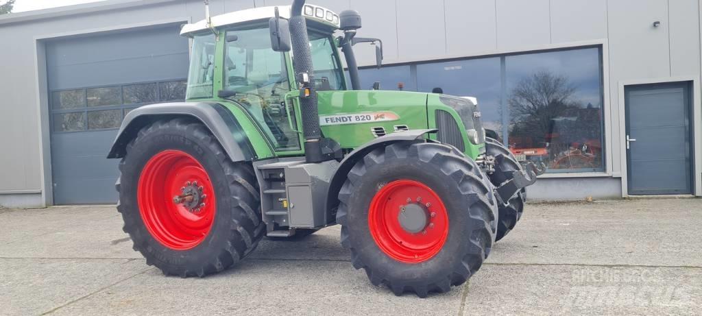 Fendt 820 Vario TMS Tractoare
