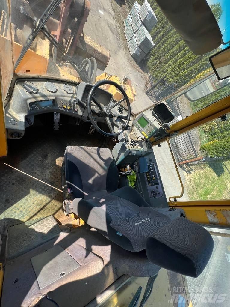 Volvo BM L150 Incarcator pe pneuri