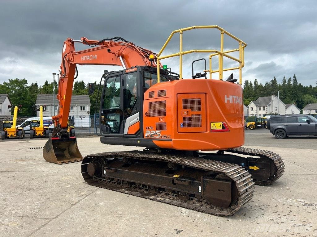 Hitachi ZX225 USLC-7 Excavatoare pe șenile
