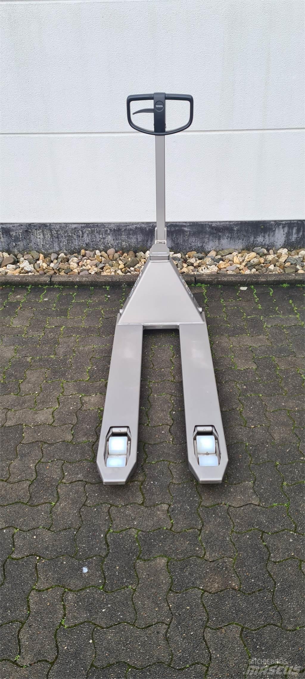 BT LHM 200ST Transpaleta electica cu furca