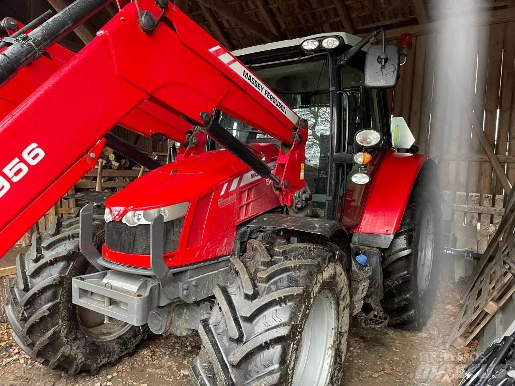 Massey Ferguson 5613 Tractoare