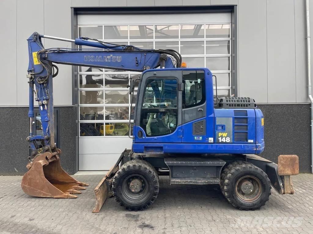 Komatsu PW148-8 Excavatoare cu roti