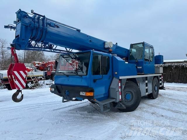 Liebherr LTM 1030-2 Macara pentru orice teren