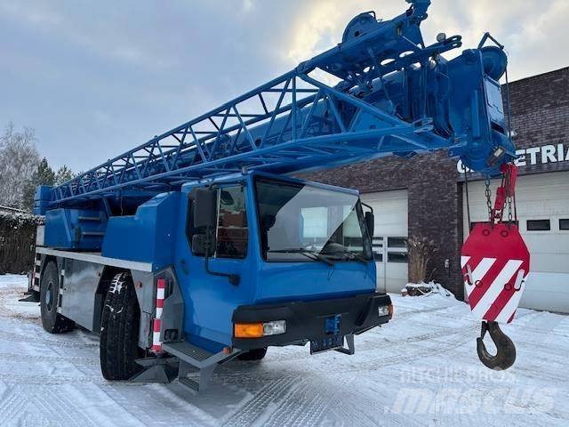 Liebherr LTM 1030-2 Macara pentru orice teren