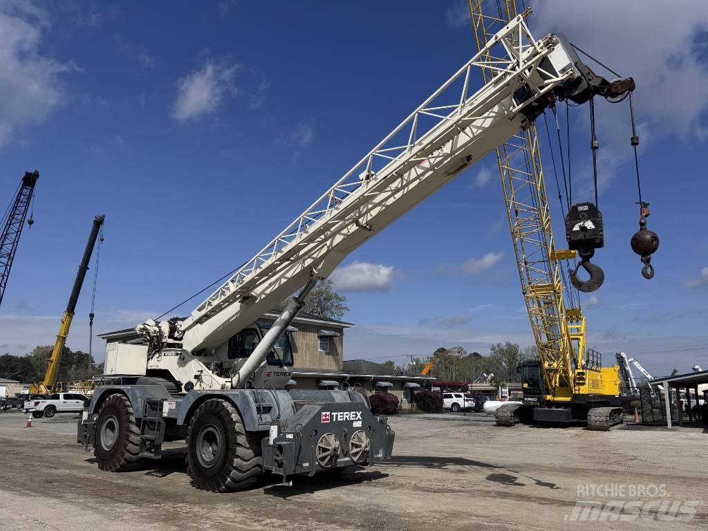 Terex RT 670 Macara teren accidentat