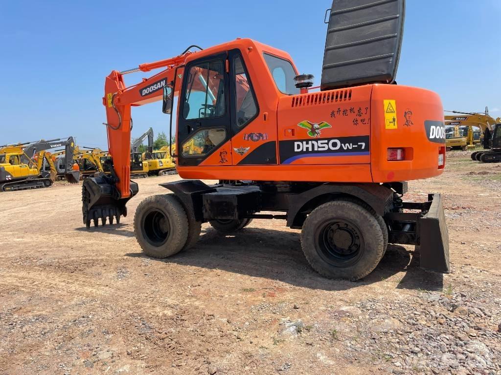 Doosan 150 Excavatoare cu roti