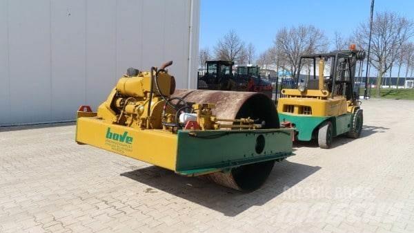 Vibromax W 501 Cilindri compactori tractabili cu vibratii