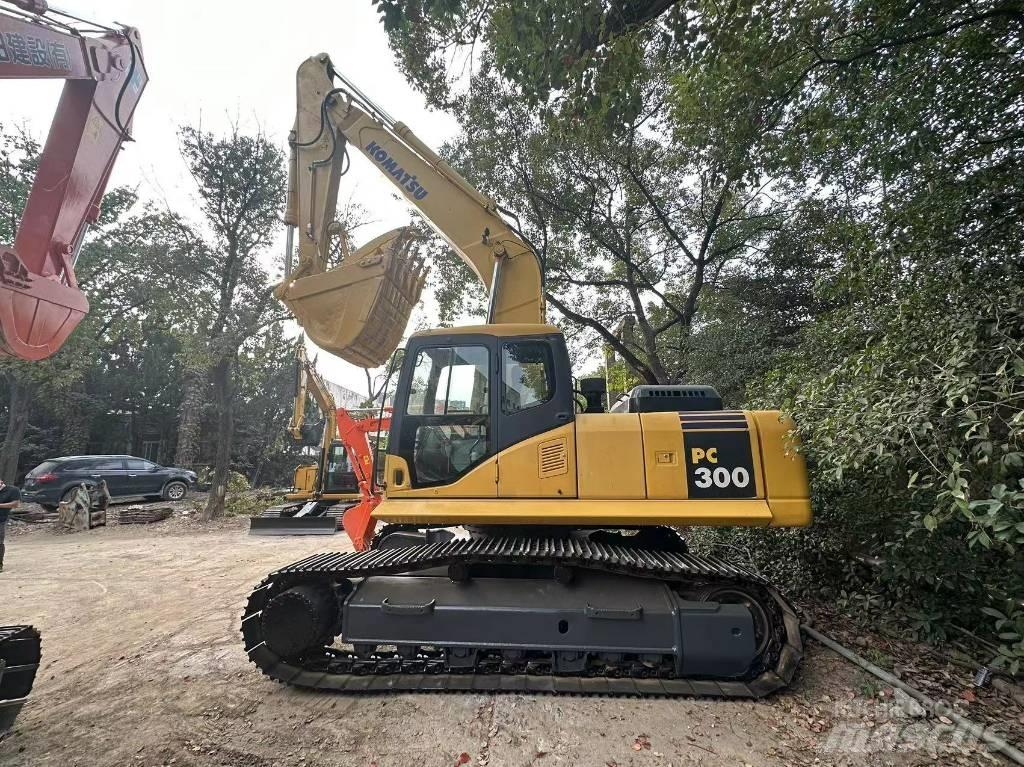 Komatsu PC 300 Excavatoare pe șenile
