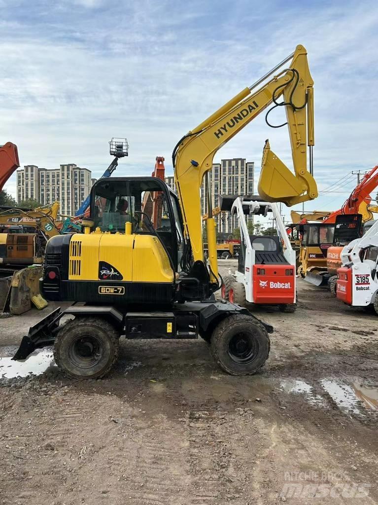 Hyundai R60-7 Excavatoare cu roti