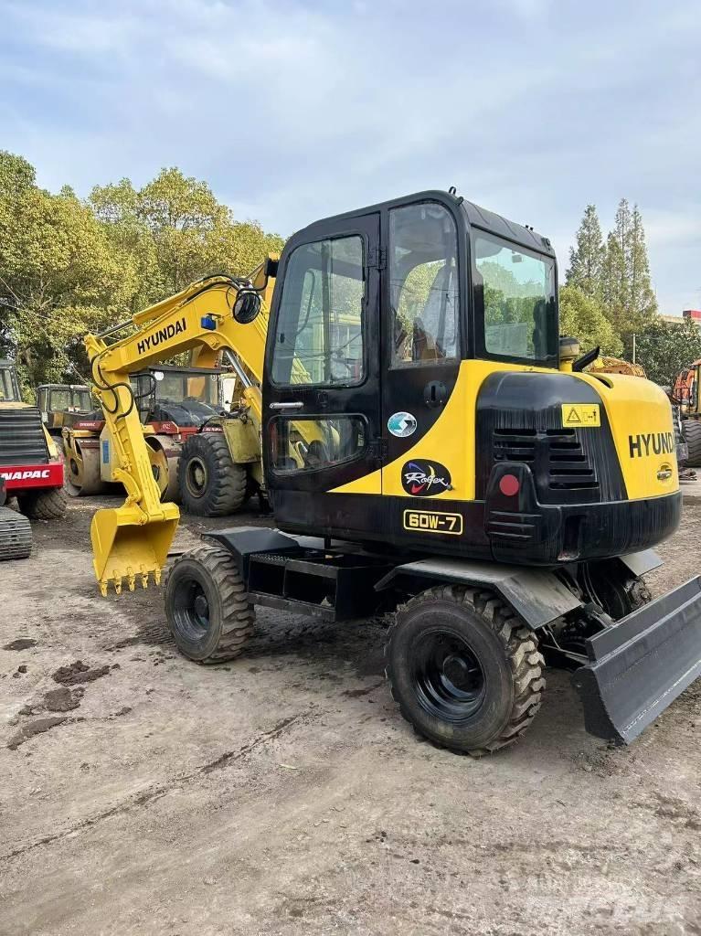 Hyundai R60-7 Excavatoare cu roti