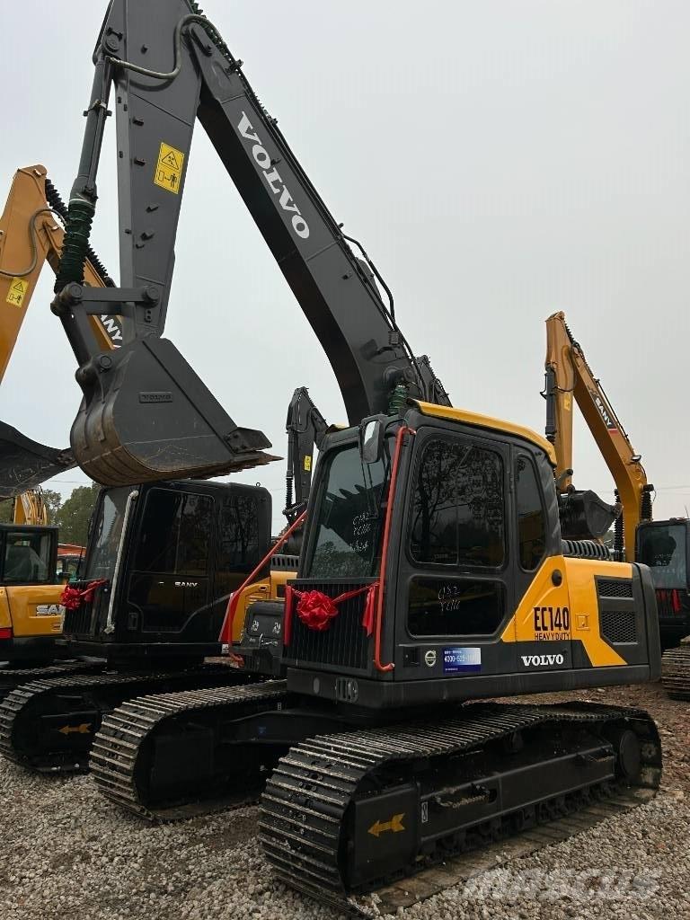 Volvo 140 Excavatoare pe șenile
