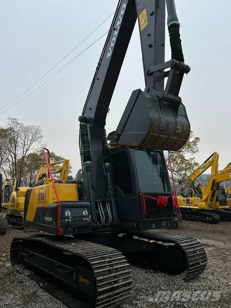 Volvo 140 Excavatoare pe șenile
