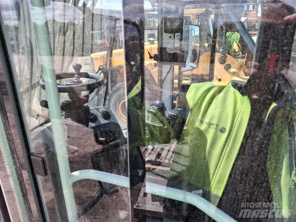 Liebherr L 580 LG Incarcator pe pneuri