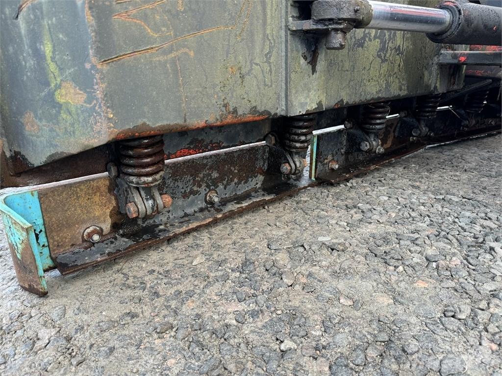 Uni-väg 320 Vikplog Lame pentru dezapezire si pluguri