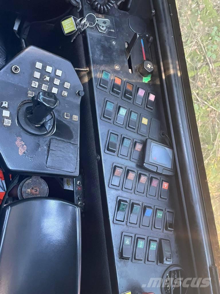 Sampo-Rosenlew 1066 Combine forestiere